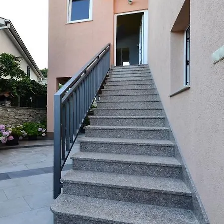 Apartments Luka Toni Krvavica Exterior photo